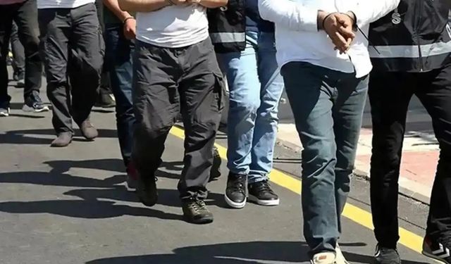 Diyarbakır'da çok sayıda silah ve mühimmat ele geçirildi: 149 tutuklama