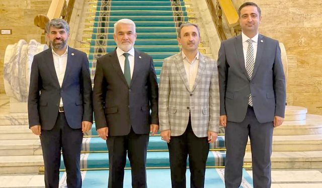 HÜDA PAR, Cuma namazı saatinde çalışanların izinli sayılması hakkında kanun teklifi verdi