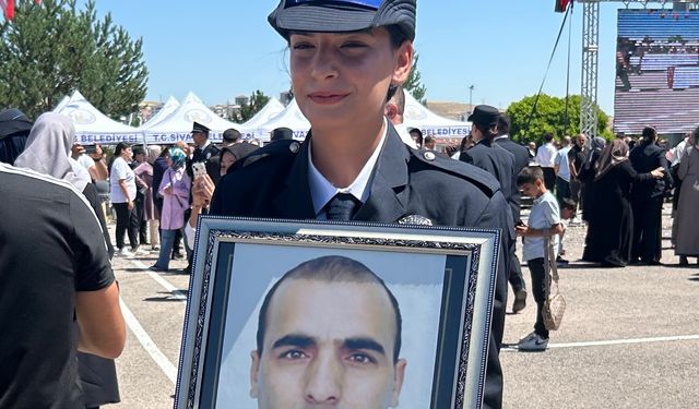 Şehit babasının izinden giderek polis oldu