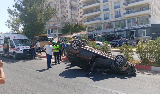 Otomobil bariyere çarpıp takla attı: 1 yaralı