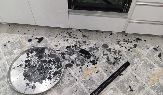 Mutfakta bulunan fırın aniden patladı