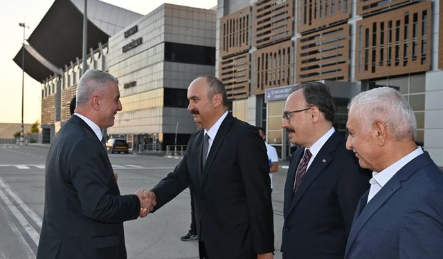Ticaret Bakanı Bolat, Siirt Ziyareti Öncesi Batman’da Karşılandı