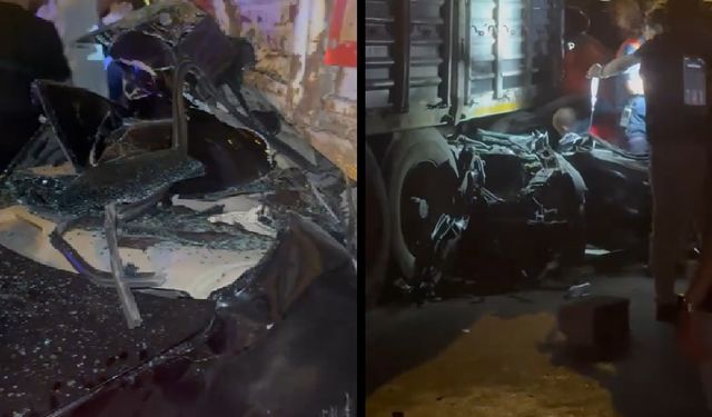 Van'da otomobil tırın altına girdi: 2 ölü