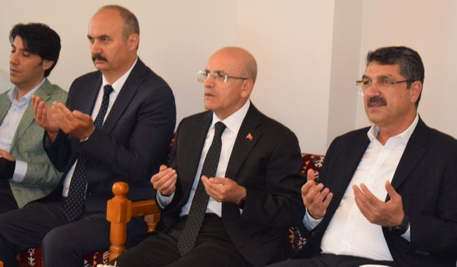 Bakan Şimşek, Ağabeyinin Vefatı Nedeniyle Batman’da Taziyeleri Kabul Etti