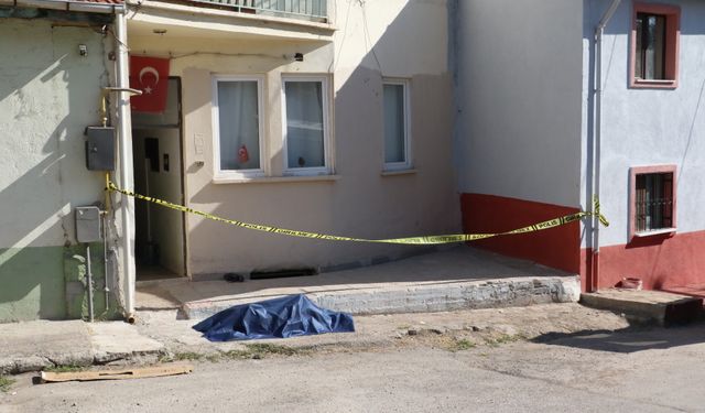 Evinin önünde ölü bulundu