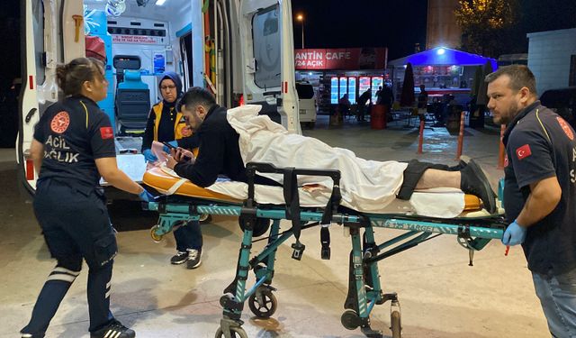 Kavga eden çifti uyaran güvenlik görevlisi bacağından bıçaklandı