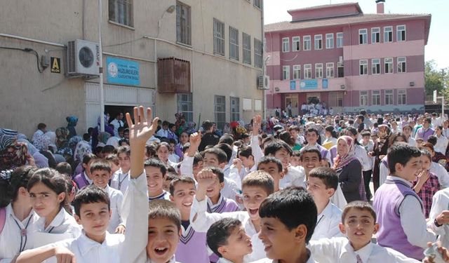 20 milyon öğrenci yarın okula başlıyor