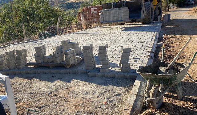 Acar Köyü Taziye Evine Kilit Parke Çalışması Başladı