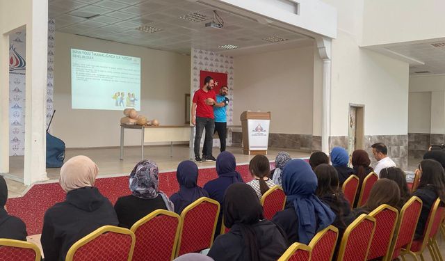 Öğrencilere Hayat Kurtaran İlk Yardım Eğitimi