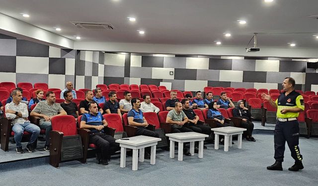 BELEDİYE PERSONELİNE TRAFİK EĞİTİMİ