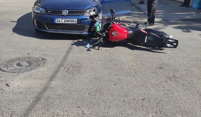 Otomobil İle Motosiklet Çarpıştı