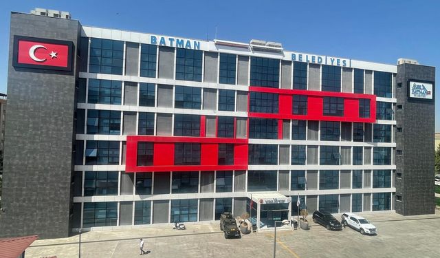 Belediyeden Dikkat Çeken Değişiklik:" Büyükşehir" Yazısı Sessizce Söküldü