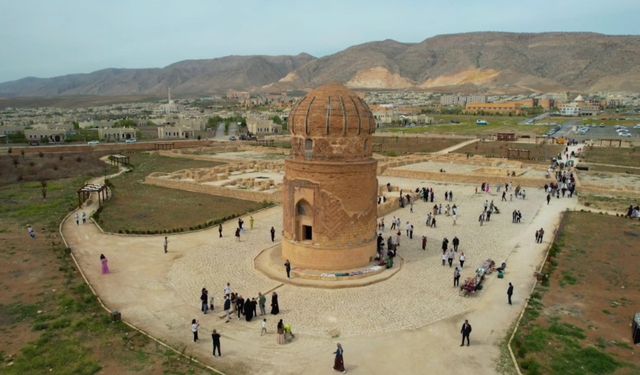 12 Bin Yıllık Miras Ziyaretçi Akınına Uğradı