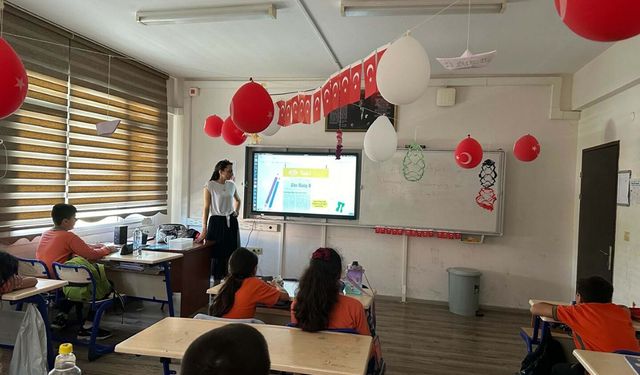 Her dersi oyunla öğreniyorlar