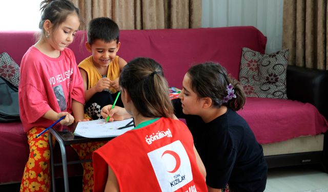 Kızılay’dan deprem bölgesindeki öğrencilere eğitim desteği