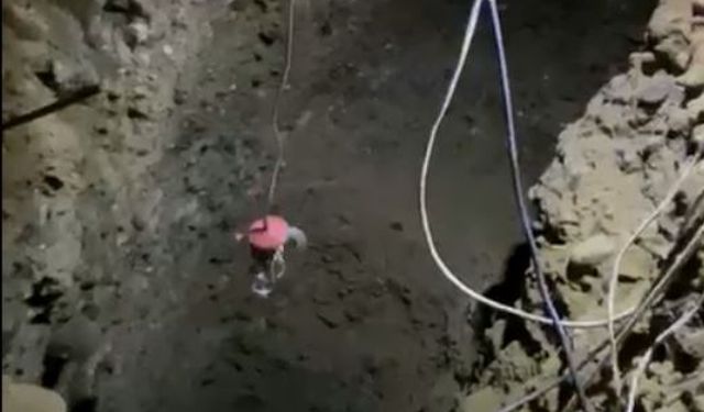 Rüyasında define görüp oturduğu evde kaçak kazı yapan anne ile oğluna gözaltı