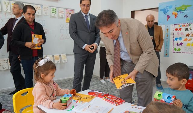 Rektör Kendi Köyünde Öğrencilerle Buluştu