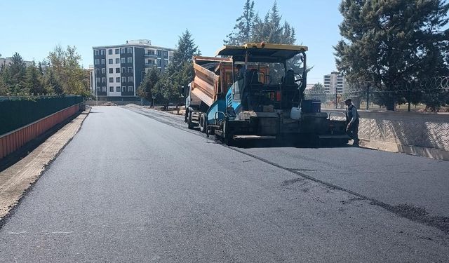 Korik Mahallesinde Sıcak Asfalt Çalışması