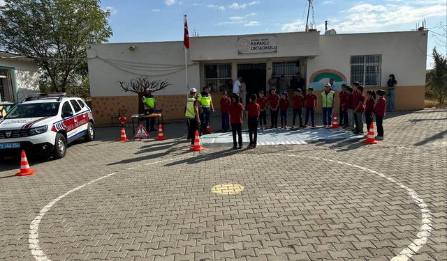 Beşiri'de Öğrencilere Yönelik Trafik Eğitimi Etkinliği Düzenlendi