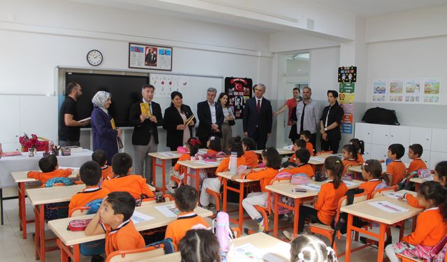 Minik Yüreklerle Büyük Buluşma: Vali Eşi ve Rektör Öğrencilerle Bir Araya Geldi