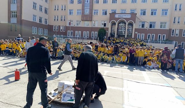 Küçük Kahramanlar İş Başında