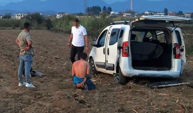 Cezaevi firarileri kaçarken araçlarıyla girdikleri tarlada yakalandı