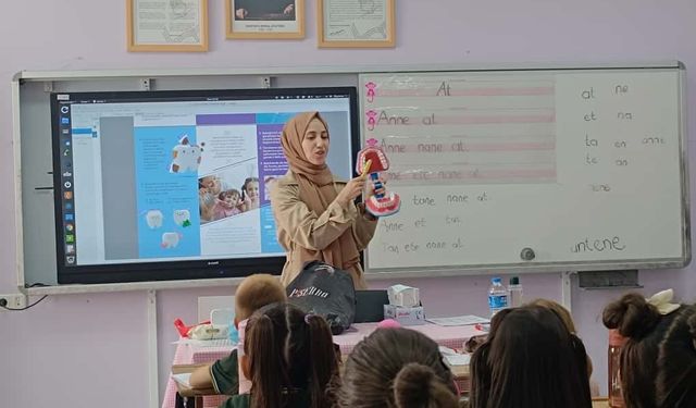 Minik öğrenciler diş sağlığının önemini öğrendi