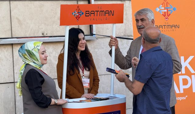 Açık Kapı’dan Batmanpark AVM Önünde Bilgilendirme Standı