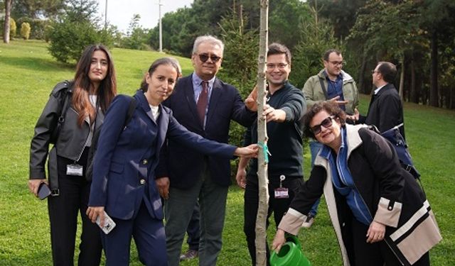 İstanbul Kent Üniversitesi öğrencileri fidan dikimi gerçekleştirdi