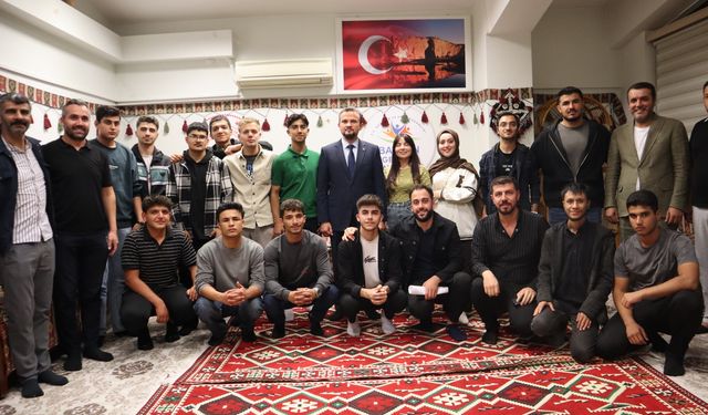"Has Oda’da İlham Buluşması: İlker Astarcı Gençlerle Geleceği Konuştu"