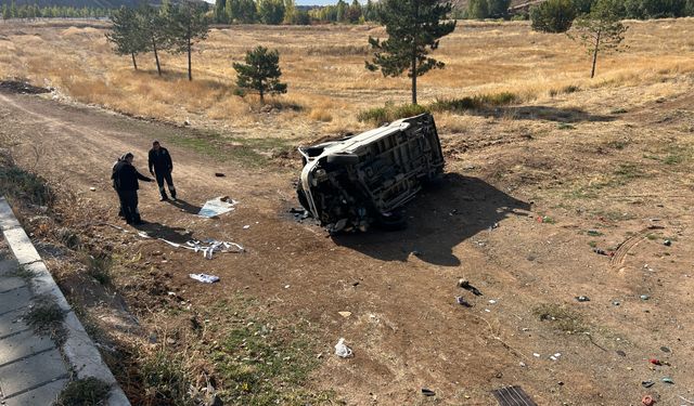 Kazada yaralanan 15 yaşındaki minibüs sürücüsü, kurtarılamadı
