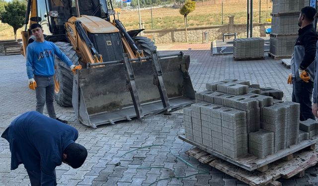 Süveybe Ana Kız Yurdu Bahçesinde Parke Düzenlemesi
