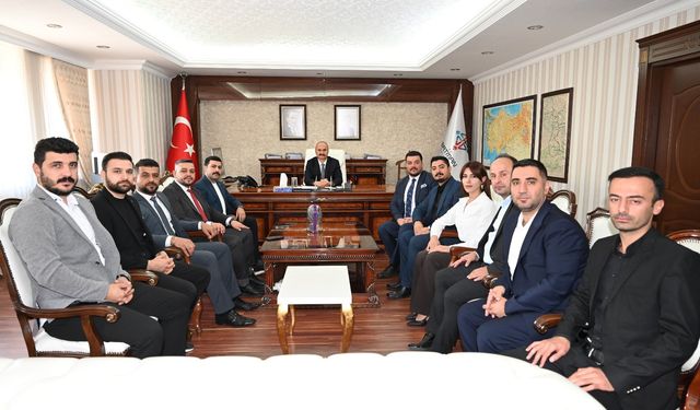 Genç Sağlık Sendikası Yönetimi Vali Canalp’ı Ziyaret Etti