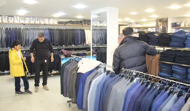 Giyimci esnafı soğuk hava bekleyişinde: Kış gelmedi, satışlar durdu