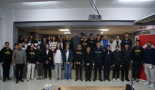 Batman Üniversitesi’nden Gençlere Görünmeyen Bilimin Kapılarını Aralayan Etkinlik