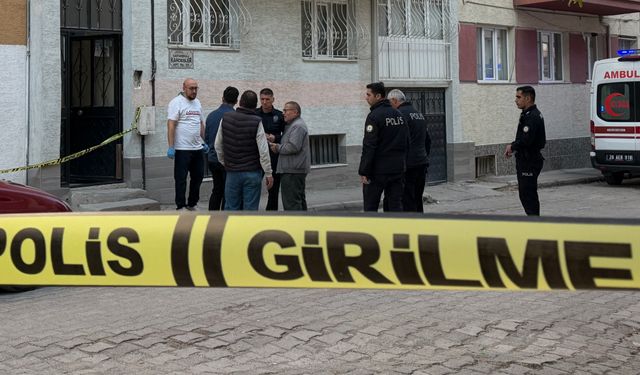 2 engelli çocuk annesi kadın, evde boğazı kesilmiş halde bulundu