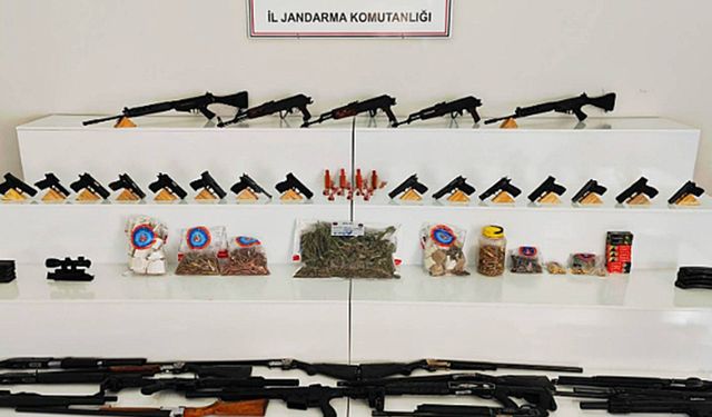 Çok sayıda silah ele geçirildi: 9 gözaltı