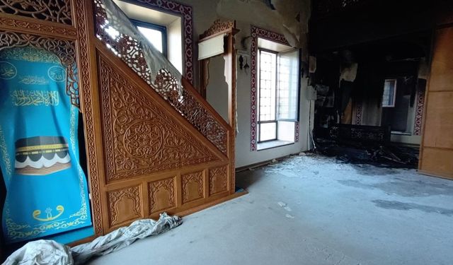 Yangında cami kullanılmaz hale geldi