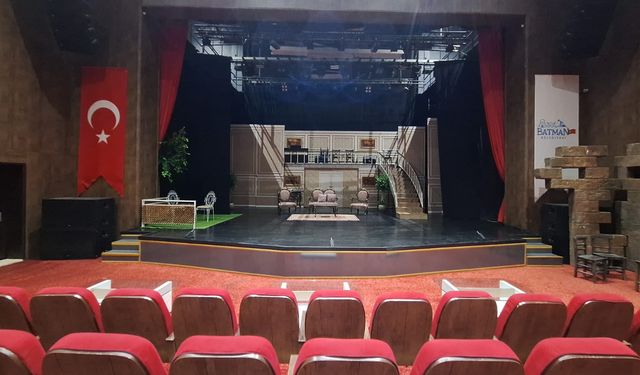 Bu akşam sahne ışıkları Batman’da parlıyor!