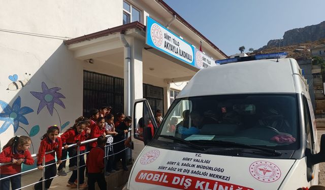 Siirt’te mobil diş kliniği hizmeti köy köy devam ediyor