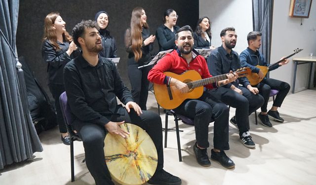 Üniversiteden Çocuk Evlerine Müzik Desteği