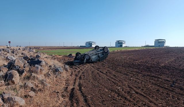 Diyarbakır'da karşı şeride geçen otomobil kazaya yol açtı: 3 yaralı