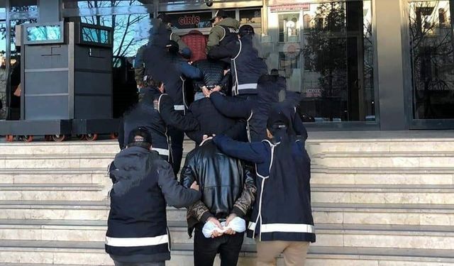 Tefecilik ve kumardan 15 tutuklama