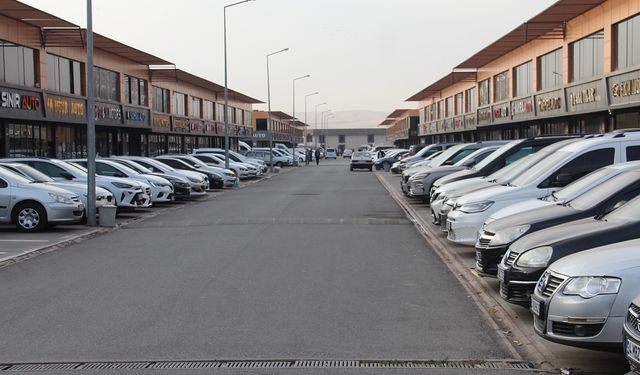 Araç piyasasında ciddi durgunluk yaşanıyor
