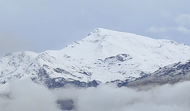 Mereto Dağı Beyaza Büründü