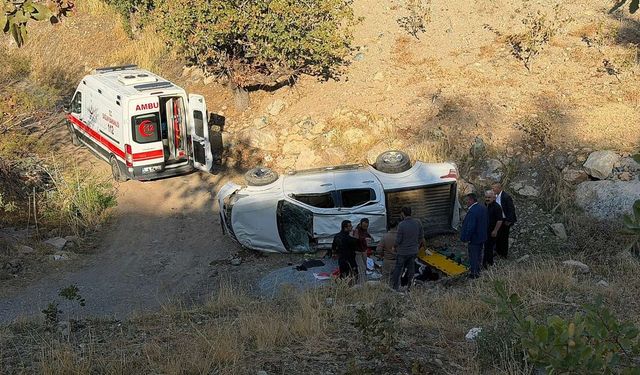 İşçileri taşıyan pikap devrildi: 4 yaralı