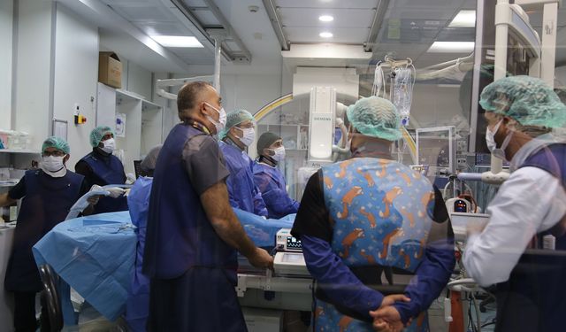 Diyarbakır’da çocuk kardiyolojisi uzmanları bilgi ve deneyimlerini paylaştı