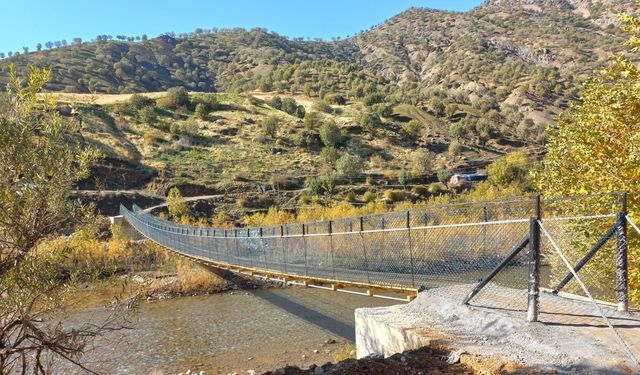 Yolüstü Köyü Dere Engeli Aştı. Modern Asma Köprü yapıldı