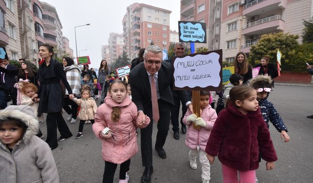 Batman'da Minik Yürekler Dünya Çocuk Hakları İçin Yürüdüler