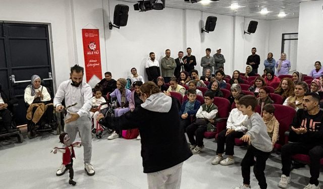 Özel Gereksinimli Bireylere Kukla Gösterisi Etkinliği